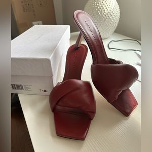 Studio Amelia Twist Front 75 Heel | Bordeaux